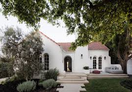 See more ideas about spanish style homes, spanish style, spanish house. Spanish Colonial House In Los Angeles Receives Major Update By Siol Studios