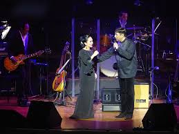 Acis telah mendirikan rumahtangga dengan ratu jazz malaysia, datuk shiela majiddi depan imam masjid damansara, wahid amini, pada 3 jun 2003 pada pukul 11.47 pagi, selepas dua tahun menjalin hubungan cinta. Gambar Sheila Majid Harvey Malaihollo Live At Dewan Filharmonik Petronas Sensasi Selebriti