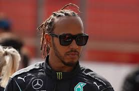 Hamilton's long covid concern after f1 champ helped on to podium. Formel 1 Lewis Hamilton Jagt Den Nachsten Schumi Rekord Sportmeldungen Stuttgarter Zeitung
