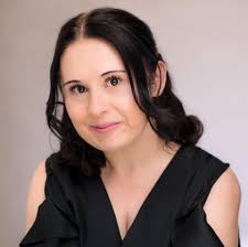 Hollie wills- actor/singer