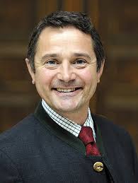 Zwischen Generalverdacht und neuen Rechten