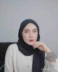 Nov 22, 2020 · jual jilbab pashmina instan terbaru 2020 model terbaru desain cantik harga murah grosir kualitas konveksi. Kece Badai 5 Model Jilbab Pashmina Ini Bikin Penampilanmu Super Stylish