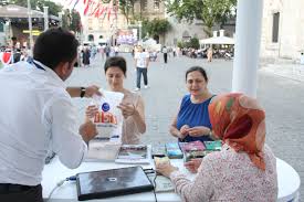 beyazit meydani beyaz masa standi