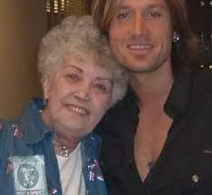 Lorene Walsh's Instagram, Twitter & Facebook