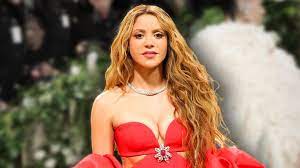 Y Shakira? Carlos Vives responde sobre la ausencia de su amiga en Latin  GRAMMY 2024 | Shows Despierta América | Univision