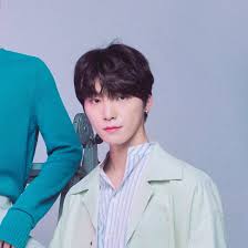 The men's fashion lifestyle magazine drew the attention upon releasing some digital shots of the idol on july 15. This Chan For Billboard Korea Seventeen