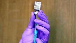 Durante años, los investigadores de oxford han probado su vacuna contra el adenovirus de los chimpancés, chadox1, en otras enfermedades como ébola y zika. Janssen Astrazeneca Pfizer Moderna Asi Son Las Vacunas Contra El Covid 19 Origen Edades Y Eficacia