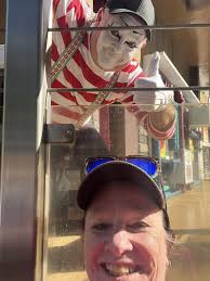 Who is the funniest diving player?