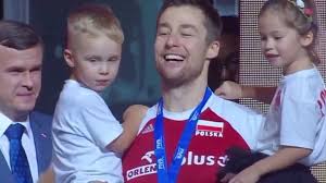 Check spelling or type a new query. Michal Kubiak Medal Odebral W Towarzystwie Dzieci Na Trybunach Zostala Jeszcze Corka Zoja Uroczy Widok