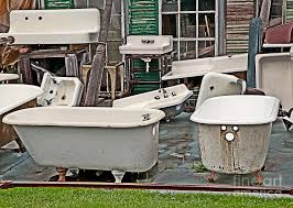 vintage sinks and clawfoot tubs