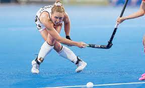 Sie spielten schon um 1900 hockey, damals freilich in knöchellangen röcken. Hockey De
