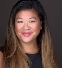 Amber Dow's Instagram, Twitter & Facebook