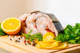 Porre il filetto di pesce spada a sanificare in abbattitore, lasciarlo ad una temperatura di 3 gradi. Pesce Spada Con Salsa All Arancia In Padella Ricetta Facile