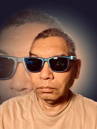 Dennis Santiago (@DennisSantiago)