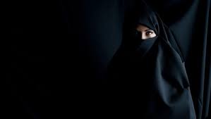 9) talak raj'i merupakan salah satu talak dilihat dari boleh tidaknya rujuk kembali. Istri Bekerja Mencari Nafkah Seperti Apa Pandangannya Dalam Islam