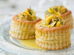 Bouchees A La Reine Aux Fruits De Mer Recettes Recette Bouchees A La Reine Recette Vol Au Vent