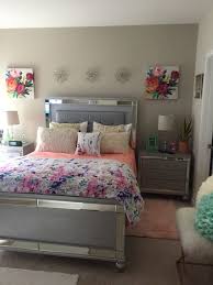 My Bedroom My Decor Came From Homegoods Overstock Burlington Amd Marshall Floral Comforter Cuartos Bedroom Decor Girl Bedroom Decor Small Room Bedroom
