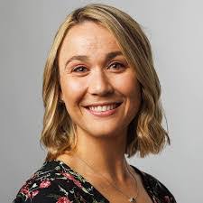 Karen Asper's Instagram, Twitter & Facebook