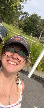 Roslyn Gibson's Instagram, Twitter & Facebook