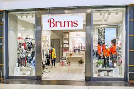 Nel nostro negozio di abbigliamento bambini e ragazzi, un ampio spazio è dedicato esclusivamente ai teenagers e accoglie per loro tutte le collezioni moda più nuove per vestire alle più recenti tendenze della moda abbigliamento per ragazzi dagli 8 ai 16 anni. Brums Abbigliamento Bambini Neonati E Ragazzi 0 16 Anni