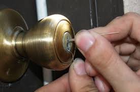 How To Pick A Bedroom Door Lock With A Bobby Pin Open A Locked Door Using A Paperclip Bathroom Door Locks Doors House Doors