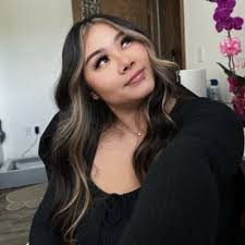 Alyssa Word's Instagram, Twitter & Facebook