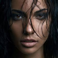 Top 10 Best Portrait Photographers In The World Topteny Com White Fashion Photography Best Portrait Photographers Women S Portrait Photography