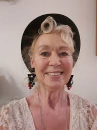 🔥 Nu presenterar vi skådespelaren Ann Westerlund! 🤩 Ann är veckans medlem  på Filmcafe.se. "- Jag har gått ett flertal kurser i filmskådespeleri,  Meisner improvisation och teater och brinner för att skådespela.