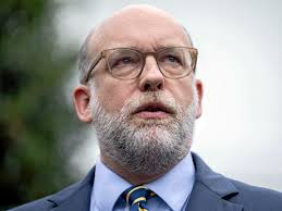 Qui est Russell Vought, le « bouledogue de Maga » qui façonne le second  mandat de Trump ?