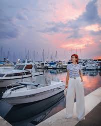 Mai aveți puțin și cerșiți să fiți scărpinați în cur! Facebook