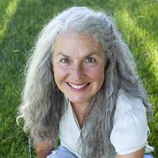 Laura Blodgett's Instagram, Twitter & Facebook