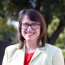 Linda Essig's Instagram, Twitter & Facebook