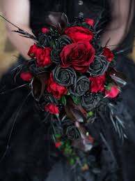 How do you choose a wedding bouquet? Gothic Bride Bouquet Wedding Flowers Custom Made To Your Designs Photos Are Examples Message Me Before Buying To Discuss Details Dunkle Hochzeit Blumenstrauss Hochzeit Rote Hochzeit