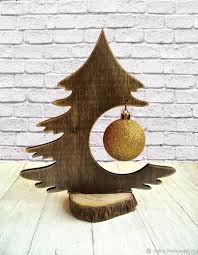 Little Wooden Tree Makes A Lovely Way To Display A Treasured Ornament Christmas Wood Crafts Christmas Wood Christmas Crafts