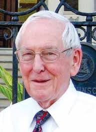 Weekly founder passes baton to new CEO