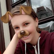 Delia Peters's Instagram, Twitter & Facebook