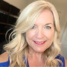 Lori Sharp's Instagram, Twitter & Facebook