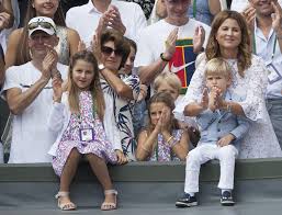 Here's everything you need to know about tennis star roger federer, his four children, and how he handles his growing family. Roger Federer S Two Sets Of Twins Steal The Show At Wimbledon 2017 Final With Their Matching Outfits And Funny Facial Expressions