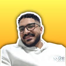 يومك طويل وبتدور على حاجة خفيفة و سريعة؟ اطلب ساندوتش شيش طاووق وهيديك طاقة  تكمل بيها اليوم