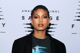 Каминг аут или аутовање, као својеврсни облик отварања, је чин у којем се особа a (ко је геј, лезбејка, бисексуална, трансродна, интерсексуална или queer) поверава особи б (чија сексуалност у. Doch Uilla Smita Sovershila Kaming Aut Informacionnoe Agentstvo Glavnye Sobytiya