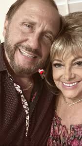 Another wonderful date night at #vicslasvegas . The incredible @bennybenack  #bennybenackiii was performing along with @clintholmes75 #bennybenackiii  #reneehale #vicslasvegas