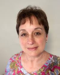 Maria Toth's Instagram, Twitter & Facebook