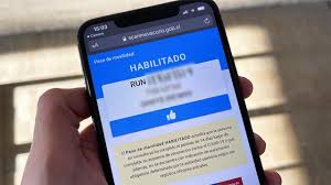 A casi dos meses de su implementación, todavía existen dudas sobre cómo obtener el pase de movilidad, en concreto, si es necesario tener la clave única para. Como Bajar El Pase De Movilidad Para Vacunados En Chile Youtube