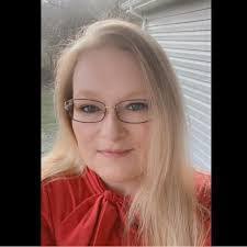 Laura Munsey's Instagram, Twitter & Facebook