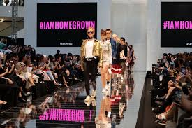 Fashion forward batik malaysia is a kuala lumpur fashion week initiative that had been continuously promoted on the runway for the past few years. Gallery Day 1 Kl Fashion Week 2017 Iamhomegrown By Fashion Valet Lifestyle Asia Kuala Lumpur