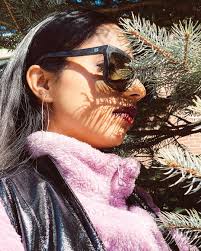 Morning Sun Shield Or Wind Shield Balenciaga Uniqlousa Yoox Instagram Fashion Outfits Instagram Fashion Fashion Makeup