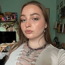 2020: single 2021: vzťah 2022: vykľul sa z neho jebo 2023: absolútne  nadšená že som single 2024: dala som šancu a mala som si to radšej  rozmyslieť