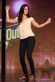Katrina Kaif In Jeans Google Search Https Www Fanprint Com Stores How I Met Yourmother Ref 5750 Katrina Kaif Katrina Kaif Wallpapers Katrina