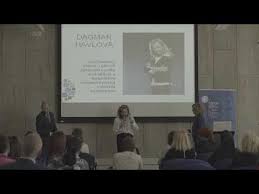 1953) se v roce 1997 se stala manželkou tehdejšího českého prezidenta václava havla a první dámou české republiky. Dagmar Havlova Osobnost Nadacniho Sektoru 2020 Youtube