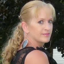 Marie Theus's Instagram, Twitter & Facebook